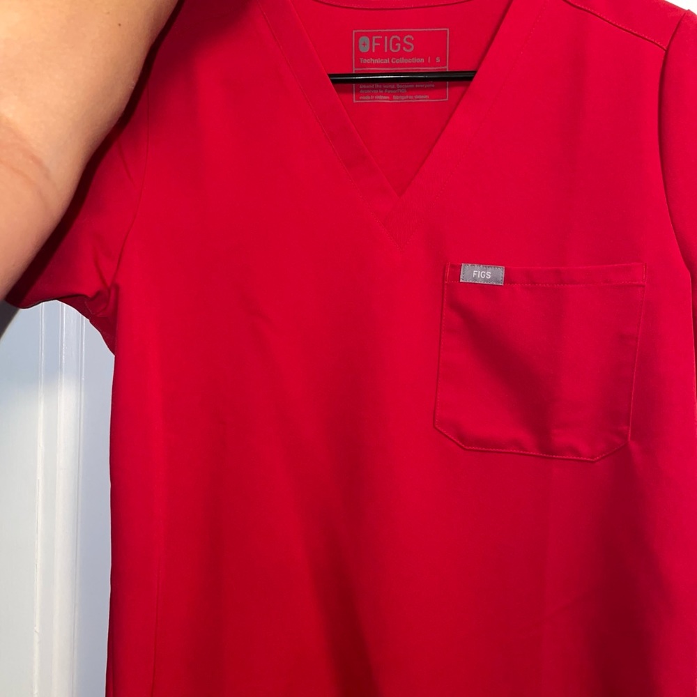 Figs Catarina top. Size small